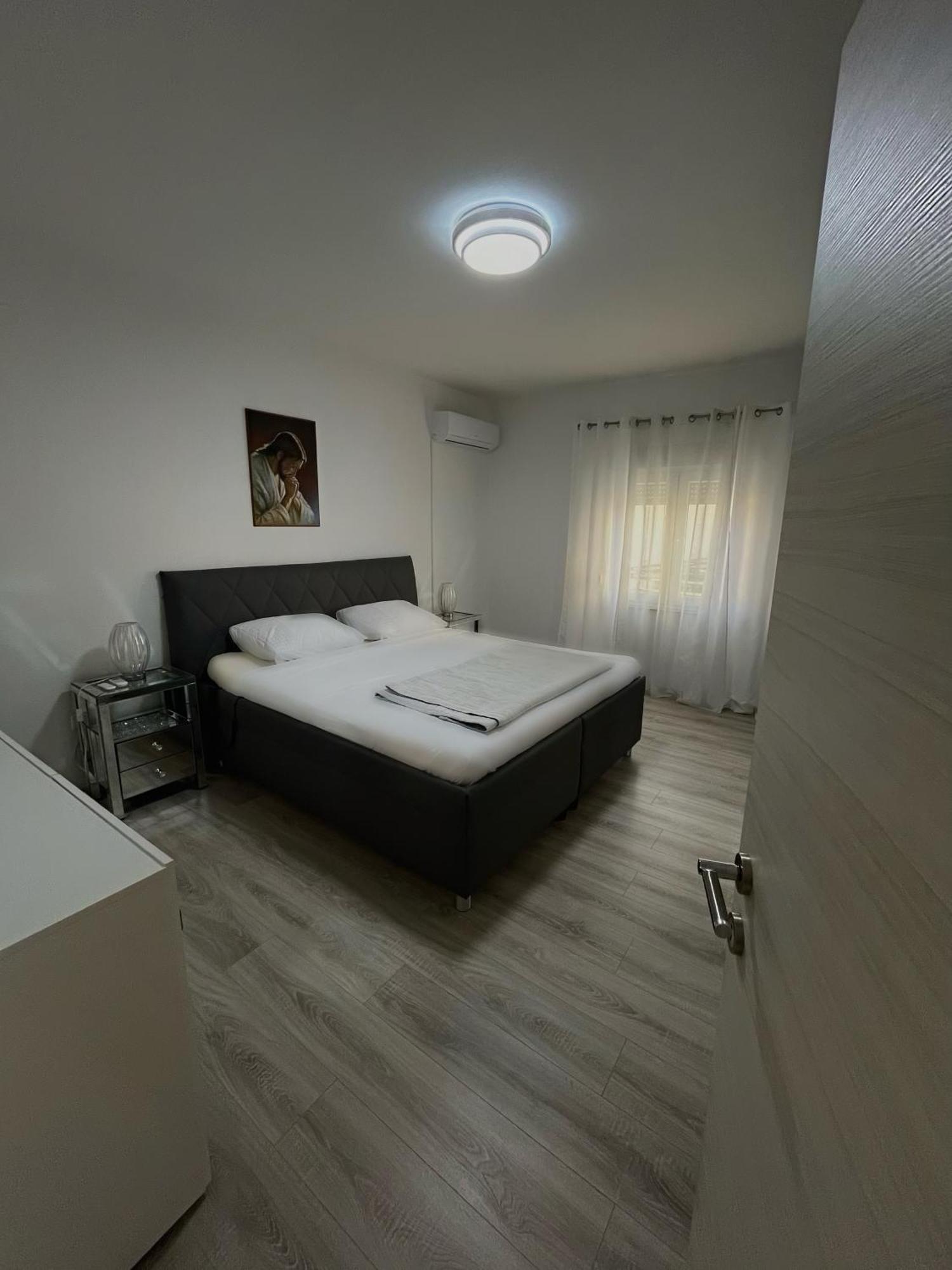 Apartment Leona & Doris ビビニェ エクステリア 写真